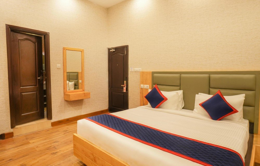 Hotel Bella Heights And Restaurant Premium Room Image
